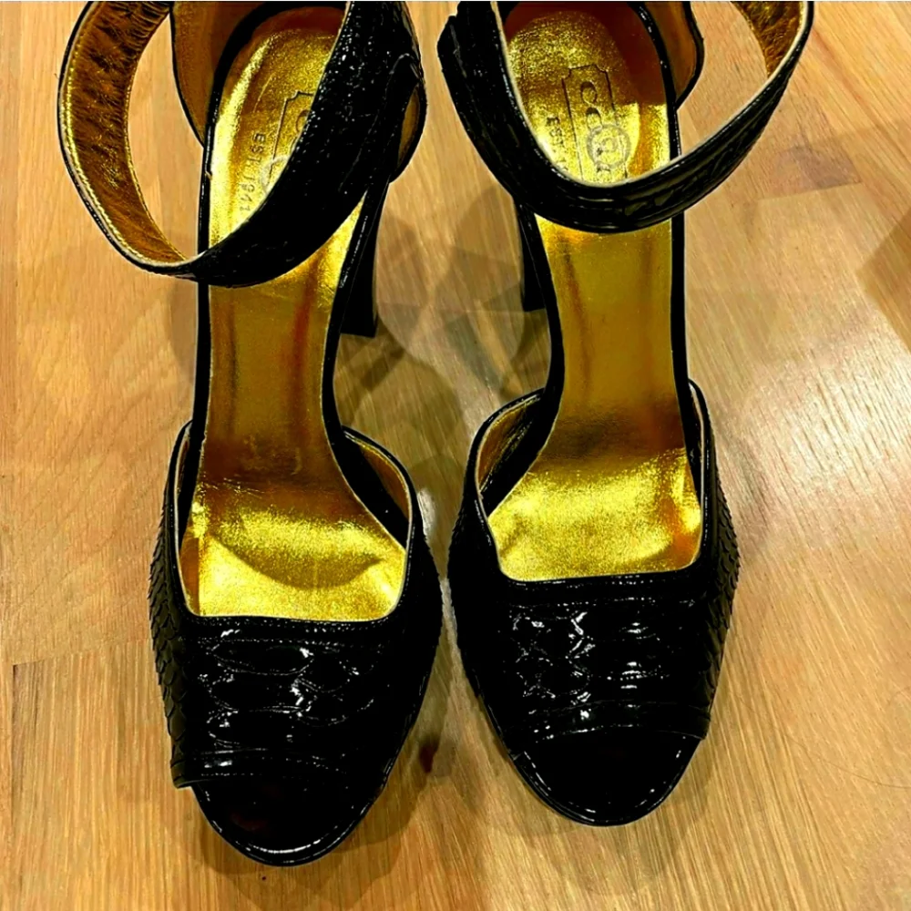 SOLD!- Coach- Black & Gold Pumps, never worn, Size 8 - Picture 3 of 8
